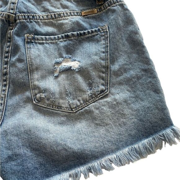 KanCan Distressed Frayed Jean Shorts Sz M - Picture 3 of 8
